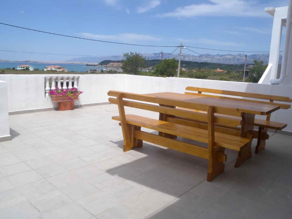 Balkón alebo terasa v ubytovaní Apartment in Ljubac with sea view, balcony, air conditioning, WiFi 809-2