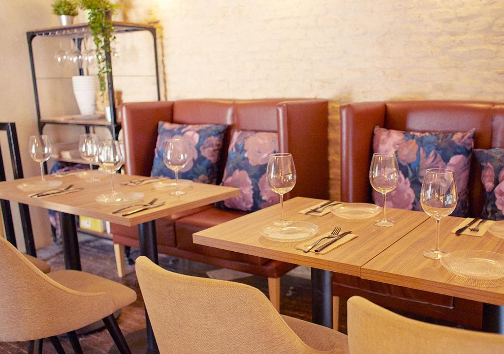 ISA Sevilla Suites - Resim 17