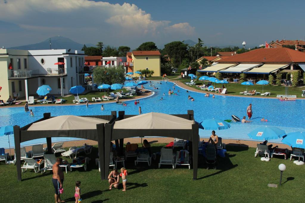 Bazén v ubytování Gasparina Village nebo v jeho okolí