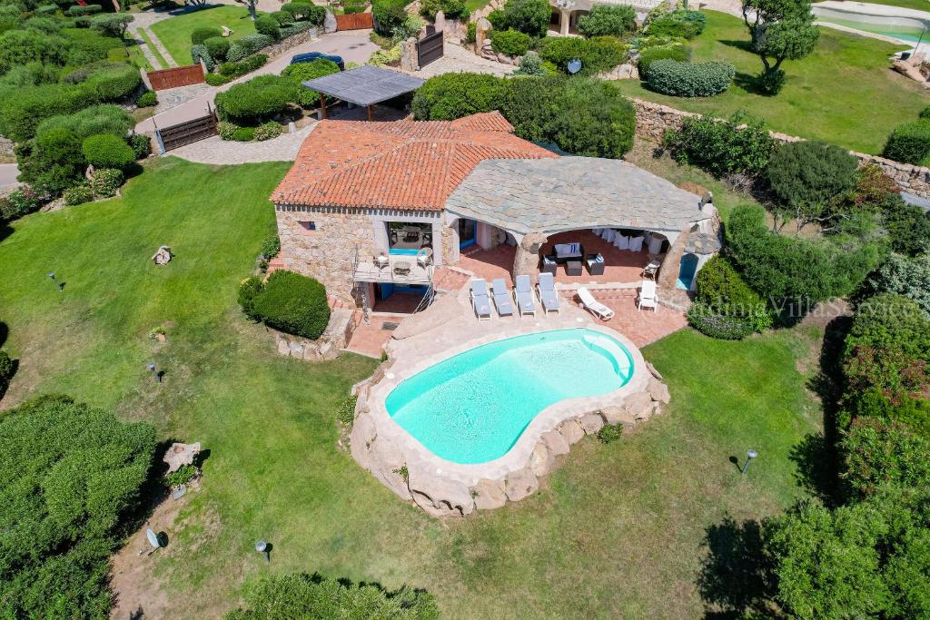 Bazén v ubytovaní Villa Corallina - Porto Cervo alebo v jeho blízkosti