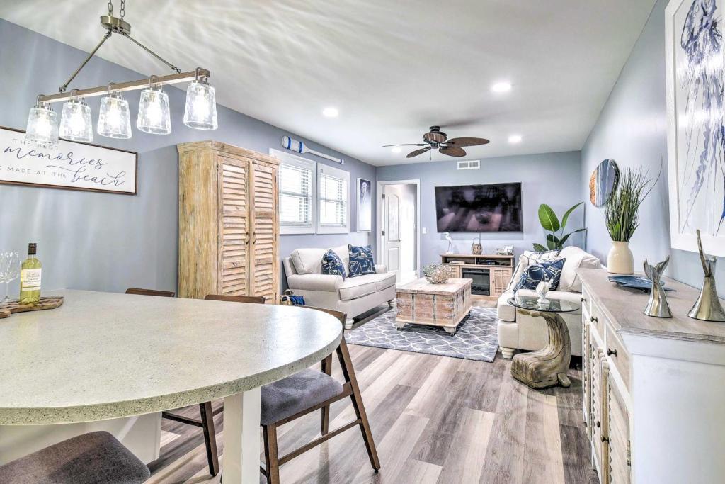 North Myrtle Beach Condo Walk to Beaches!, Myrtle Beach (updated