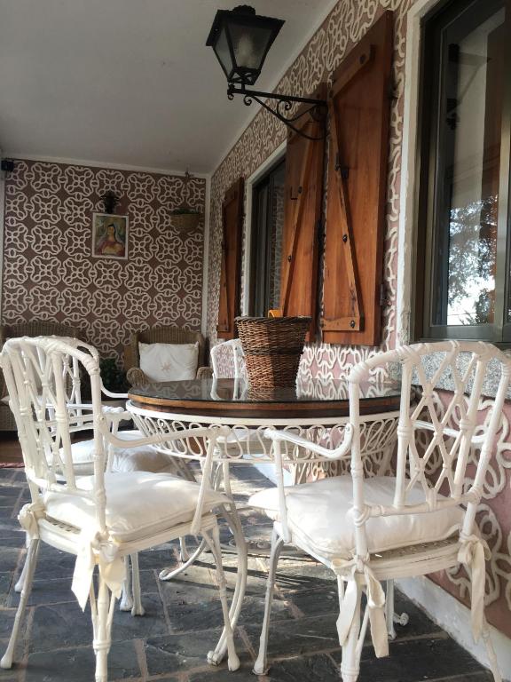 Posezení v ubytování Villa Aurelia - Casa de campo con jardín y piscina entre Madrid y Segovia