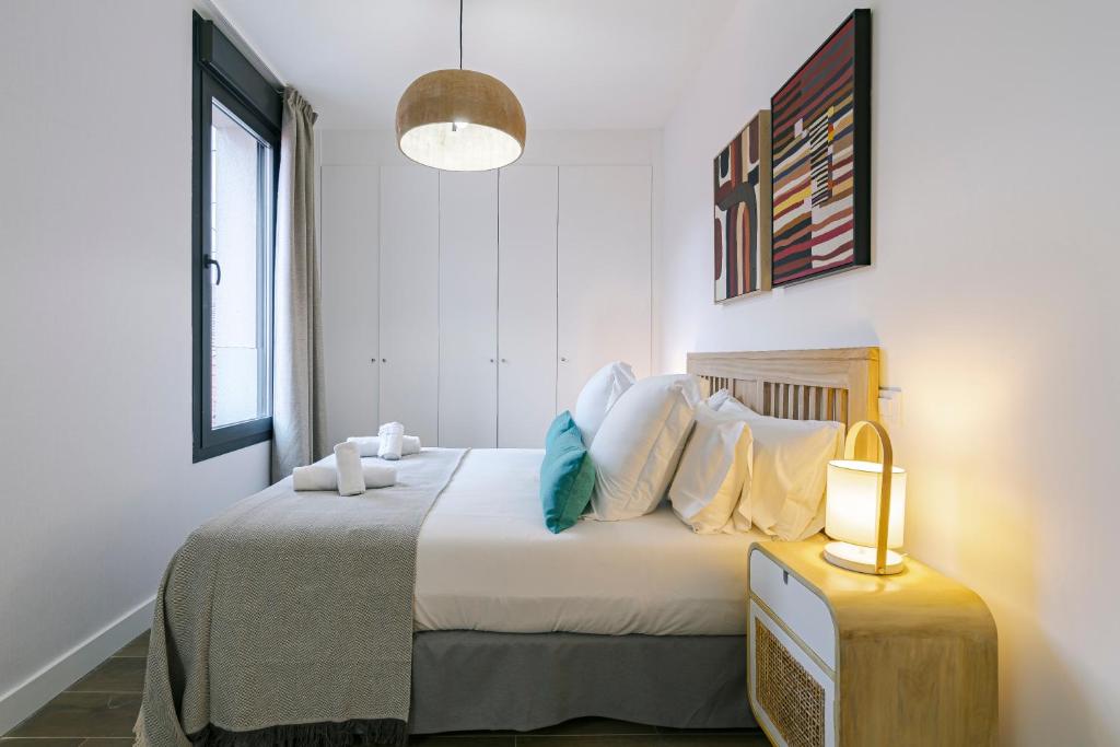 Feelathome Castilla Apartments - 5