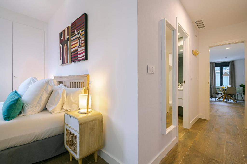 Feelathome Castilla Apartments - 11