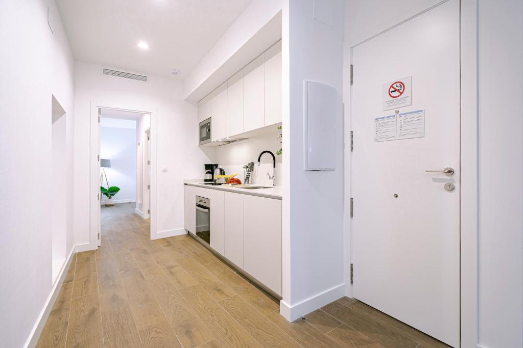 Feelathome Castilla Apartments - 14