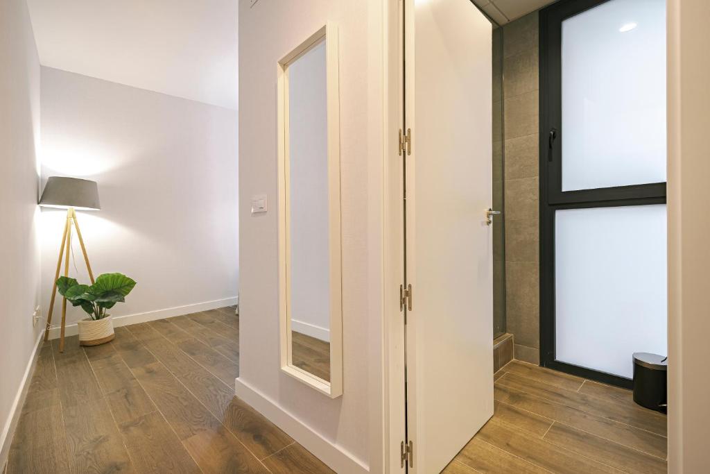 Feelathome Castilla Apartments - 15