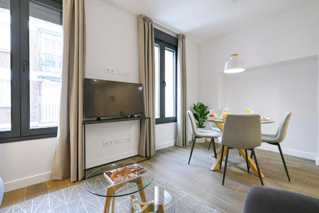 Feelathome Castilla Apartments - 10