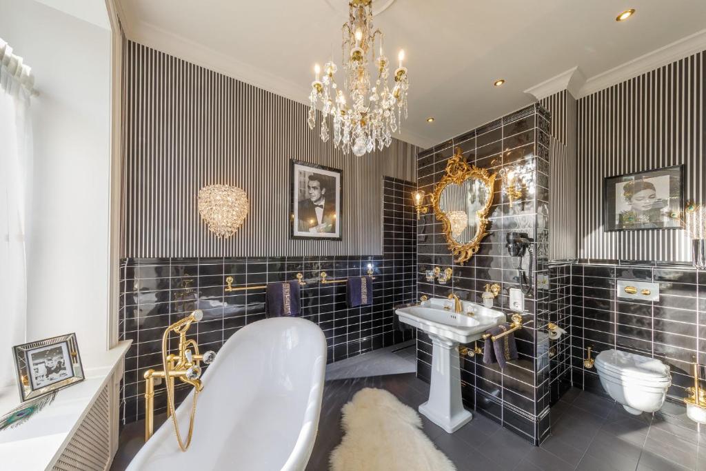 Posezení v ubytování Luxus Hotel Design Villa Ottilienruh Ilsenburg im Harz
