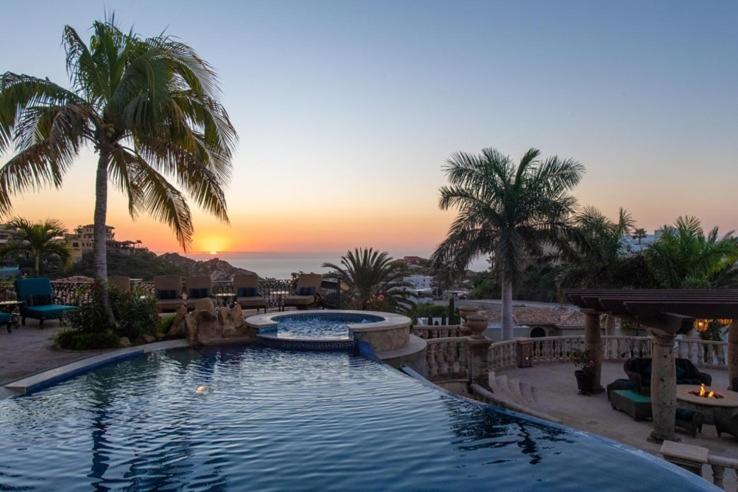 Stunning 6BD Pedregal Villa Maria