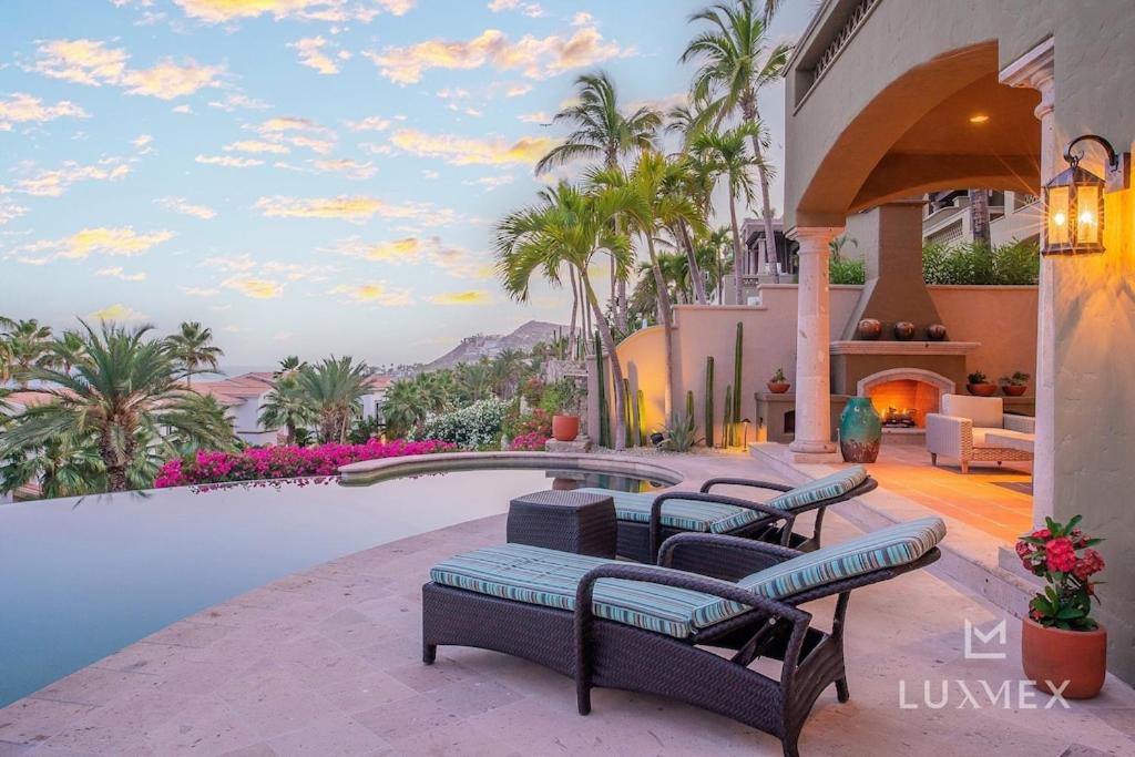 Amazing 5bd Villa Del Mar Villa with Full Staff and Steps from the Beach