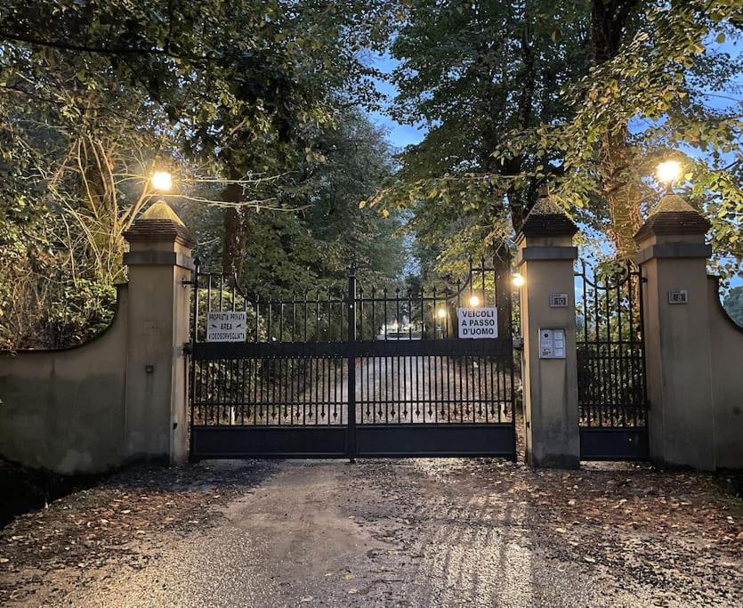Zdjęcie z galerii obiektu Appartamento in Villa storica con parco e piscina w mieście Montelupo Fiorentino