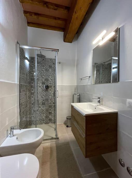 Zdjęcie z galerii obiektu Appartamento in Villa storica con parco e piscina w mieście Montelupo Fiorentino
