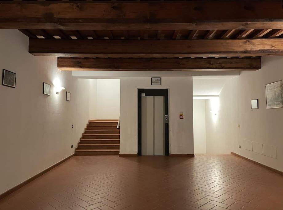 Zdjęcie z galerii obiektu Appartamento in Villa storica con parco e piscina w mieście Montelupo Fiorentino