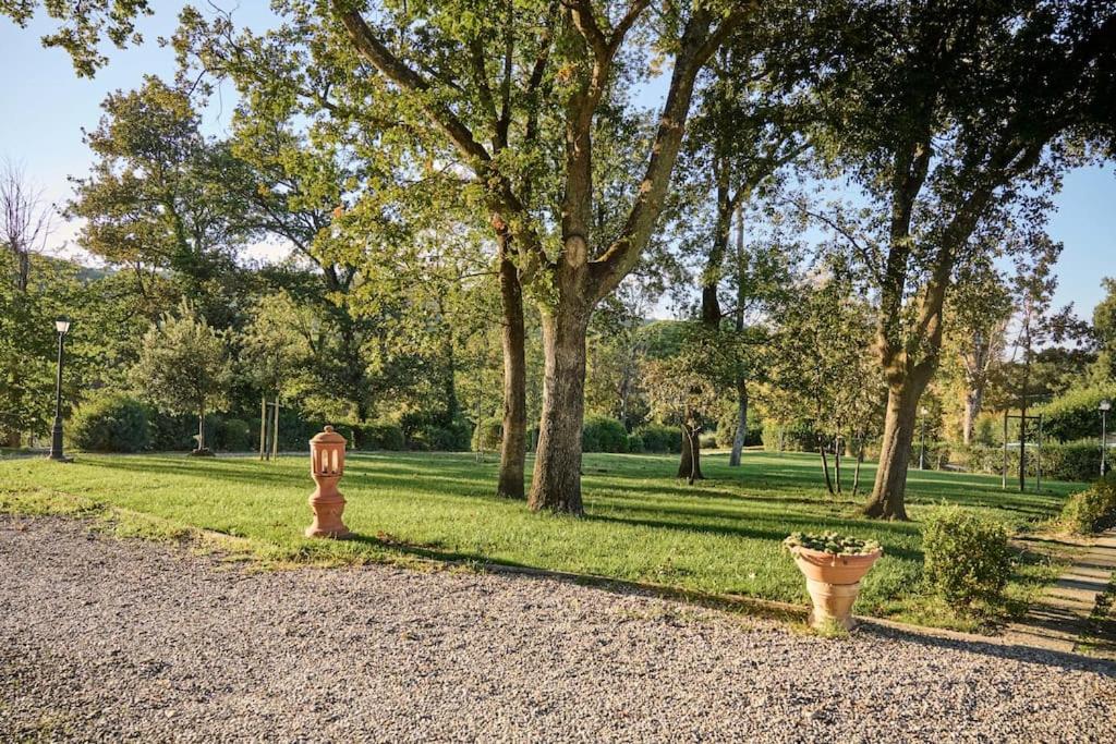 Zdjęcie z galerii obiektu Appartamento in Villa storica con parco e piscina w mieście Montelupo Fiorentino