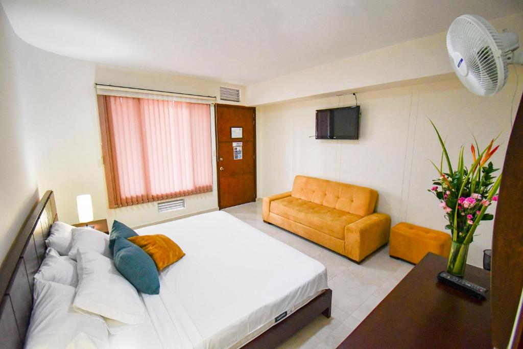 Hotel Monarca Armenia - Habitación Triple Básica
