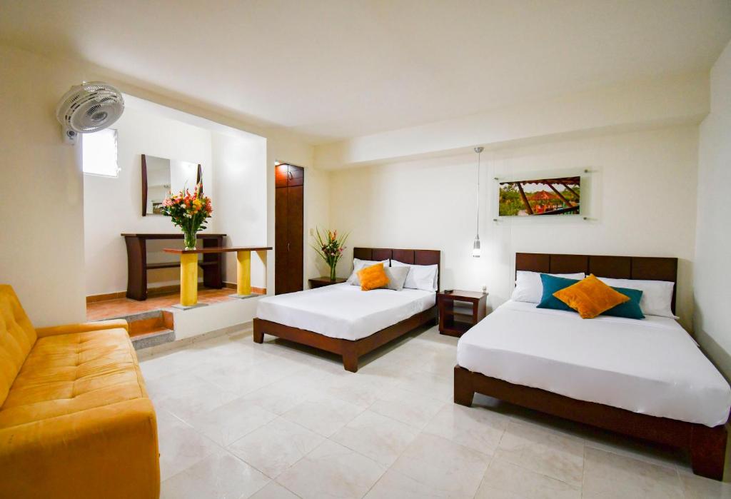 Hotel Monarca Armenia - Habitación Familiar Estándar