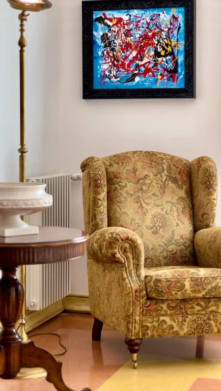 A seating area at Atenea Luxury Suites - Atenea Collection