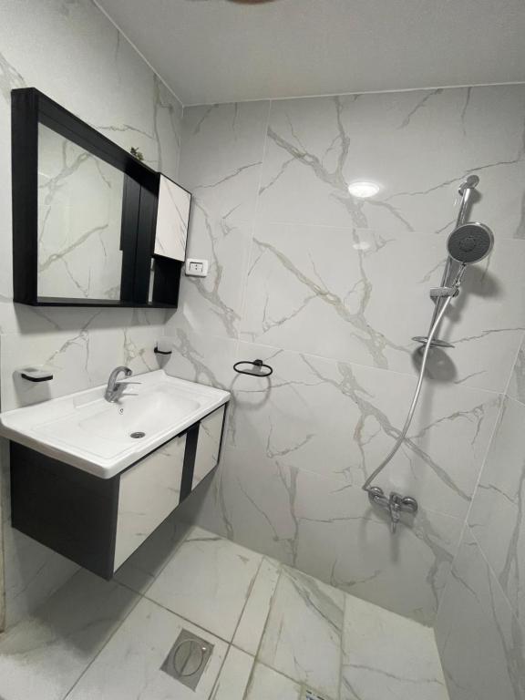 Koupelna v ubytování Al Deyafa Hotel