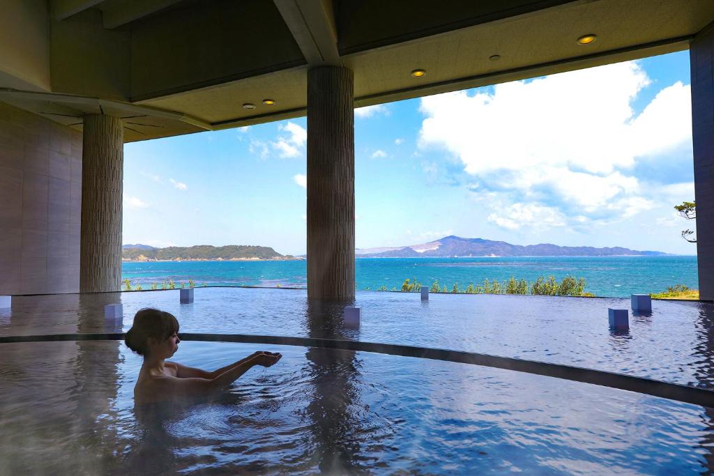 Toba – Photos 4