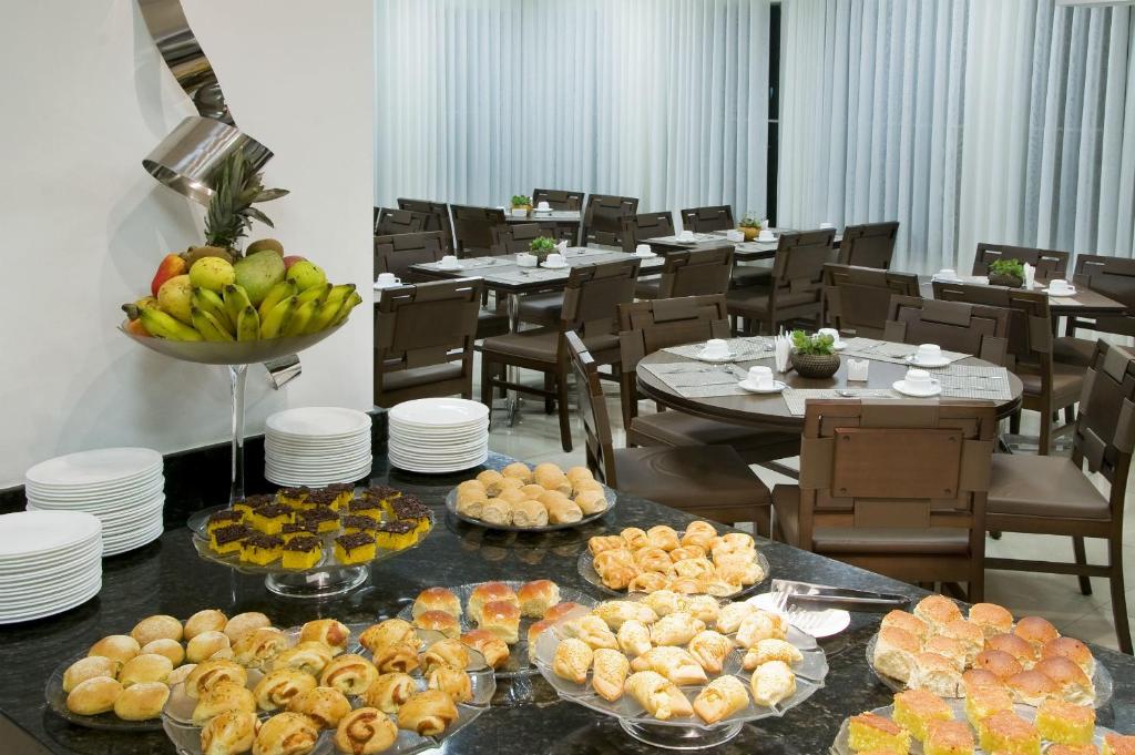 Comida no hotel ou em algum lugar perto