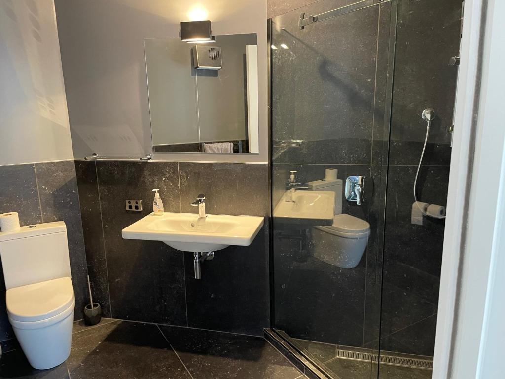 On Top Backpackers - Resim 27