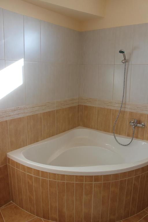 Alice Panzió Gold - Chambre Double De Luxe Avec Bain