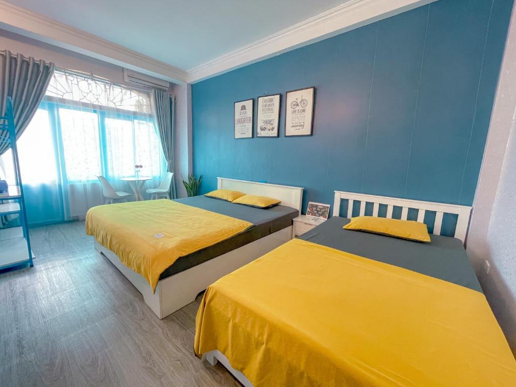 La Casa Homestay - 11B Anh Đào, Bãi Cháy - バルコニー付きのトリプルルーム