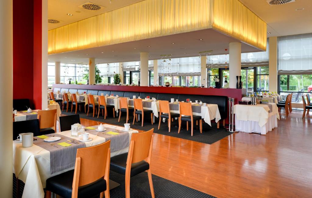 Restaurace v ubytování Novina Hotel Herzogenaurach Herzo-Base