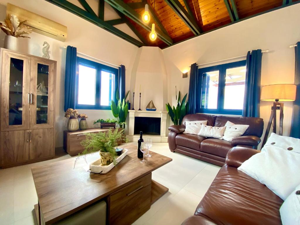 Fotografia z galérie ubytovania Villa Thymari, panoramic sea views, Kokkino Horio v destinácii Kókkinon Khoríon