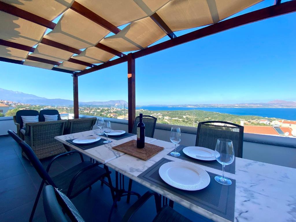 Fotografia z galérie ubytovania Villa Thymari, panoramic sea views, Kokkino Horio v destinácii Kókkinon Khoríon