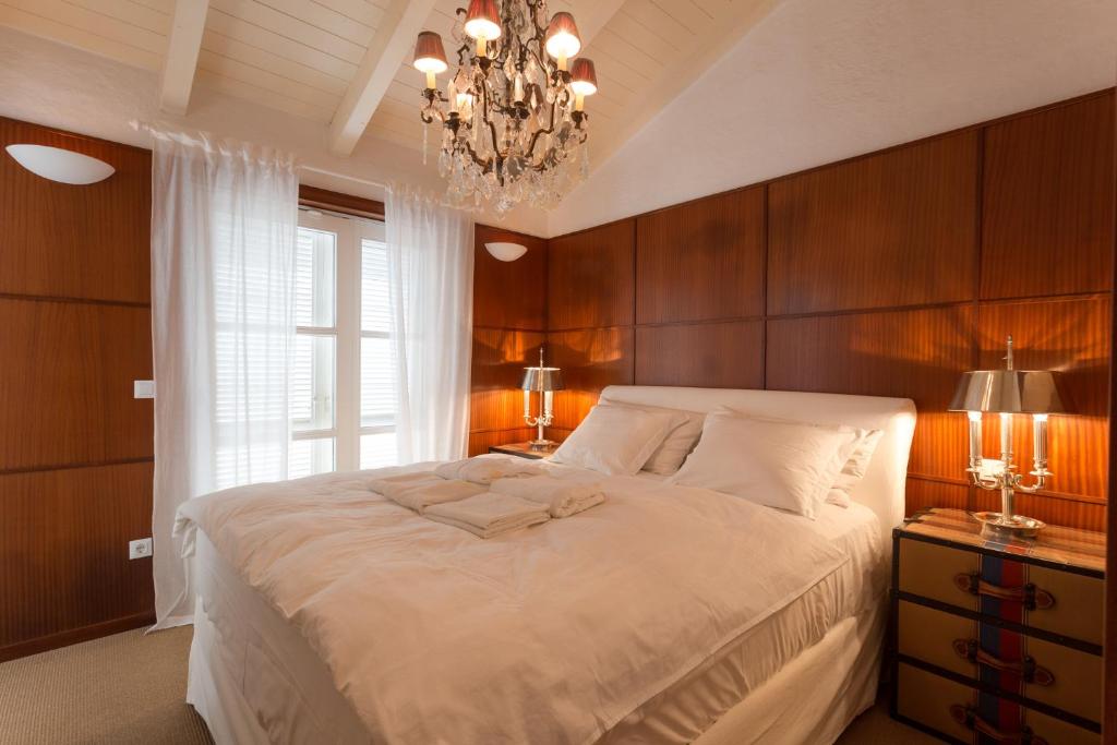 Posteľ alebo postele v izbe v ubytovaní PAVI APARTMENTS Life Style House with private pool
