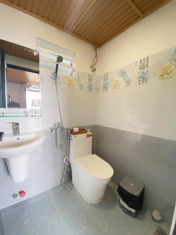Phòng tắm tại Ngọc Nguyên Homestay