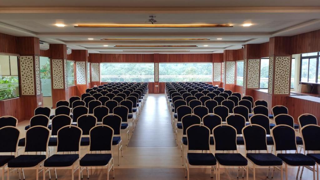 Konferenční prostory v ubytování Indeevara Luxury Resort and Spa, Wayanad
