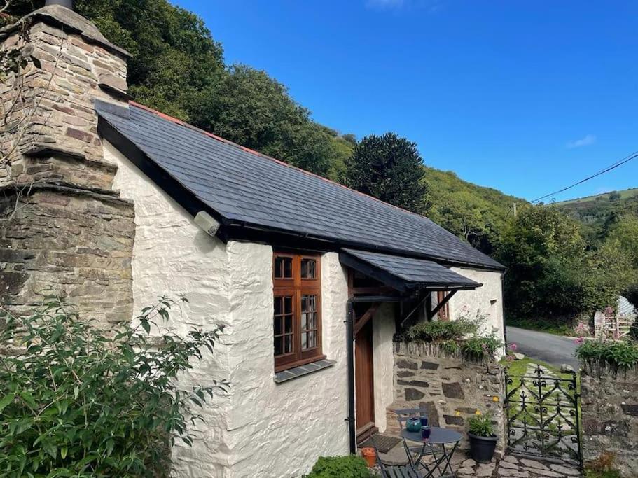 1 Bed Charming Cottage, Heddon Valley Trentishoe, Trentishoe (updated