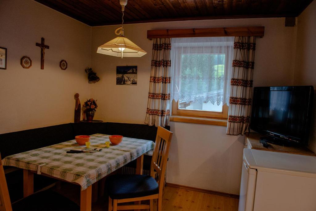 Telewizja i/lub zestaw kina domowego w obiekcie Rodahof