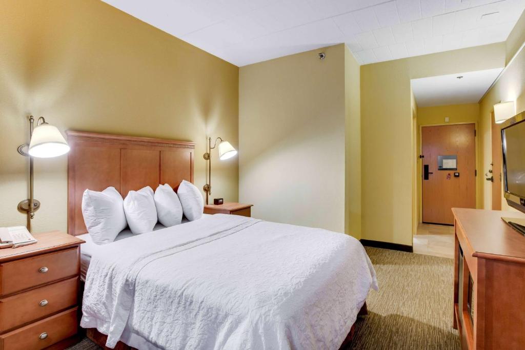 Wingate by Wyndham Cranberry photo