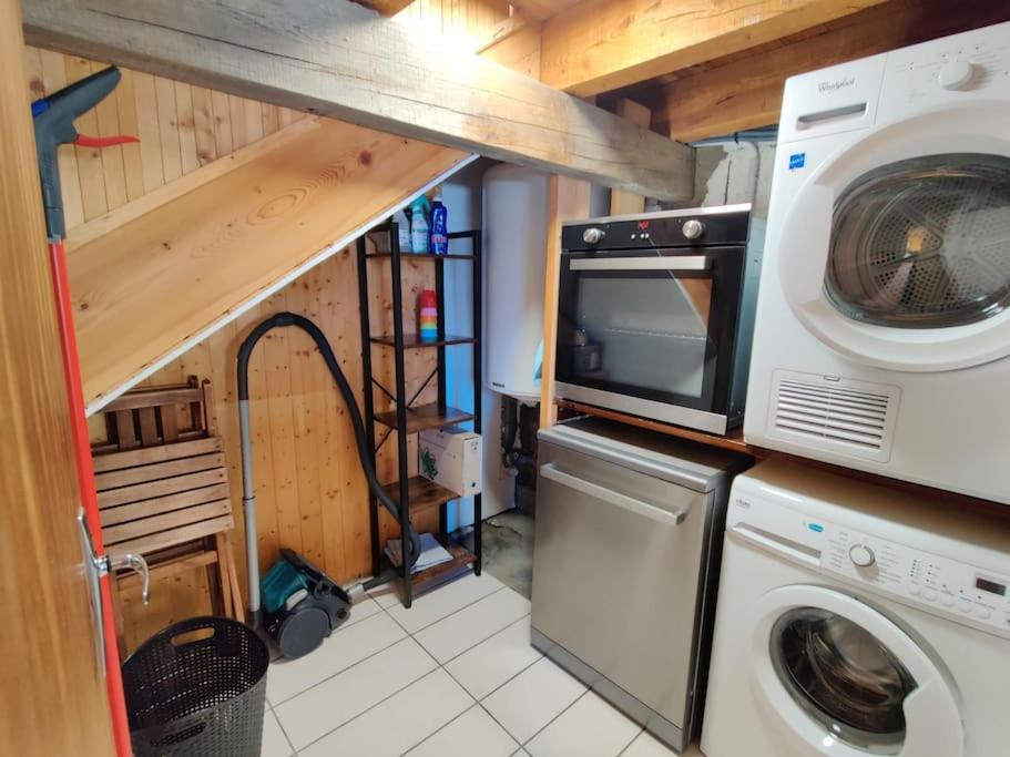 Kuchyňa alebo kuchynka v ubytovaní Chalet Ailleurs Appartement à Molines en Queyras