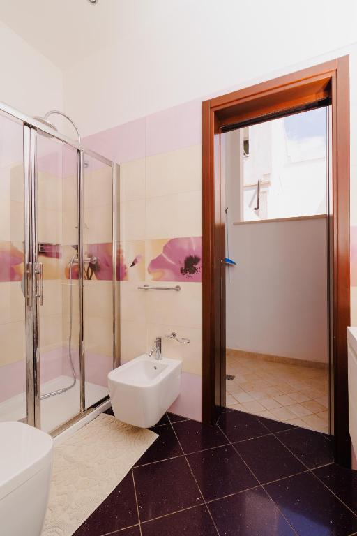 A bathroom at Leukasia