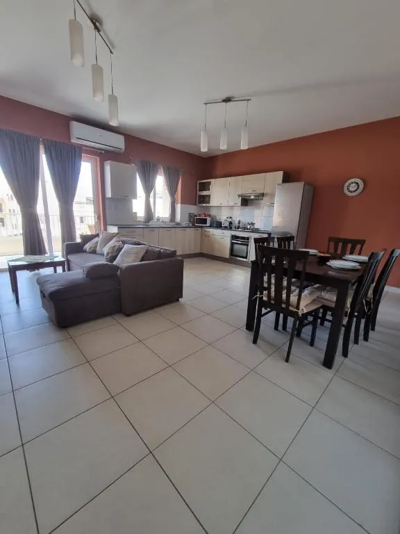 Modern Two Bedroom Apartment in Center Bugibba