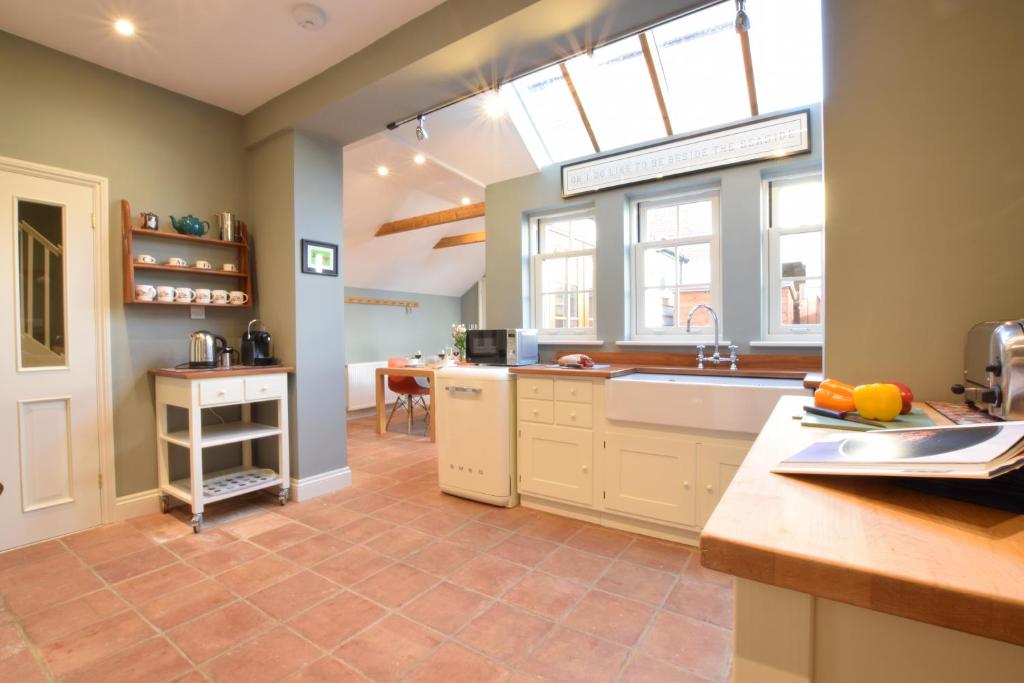 11 Crabbe Street, Aldeburgh 3