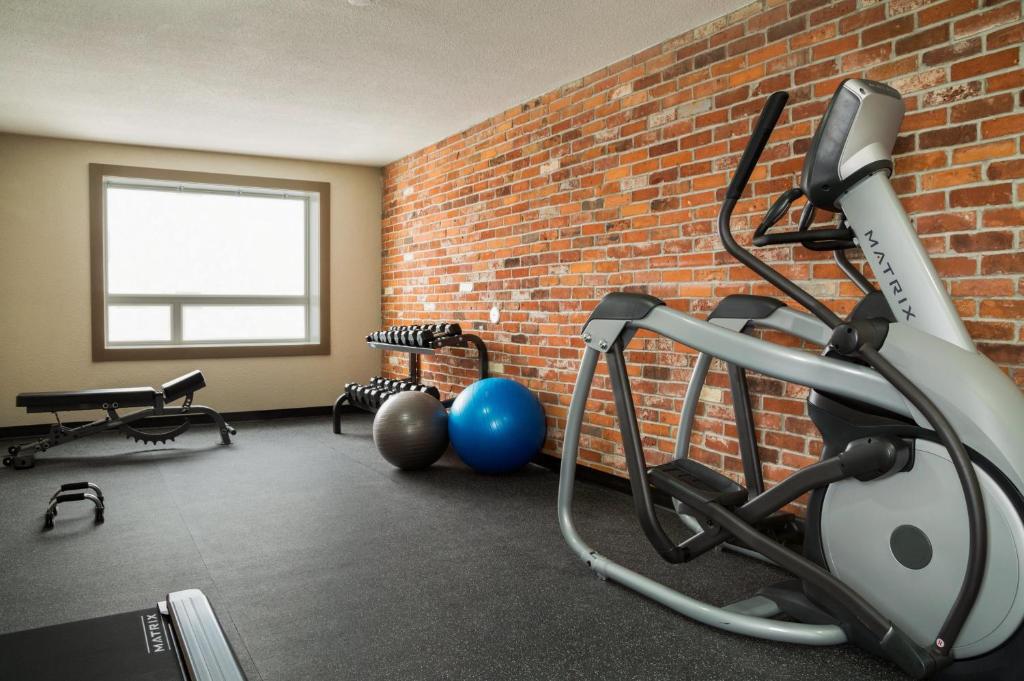 Fitness centrum a/nebo fitness zařízení v ubytování Super 8 by Wyndham Timmins ON