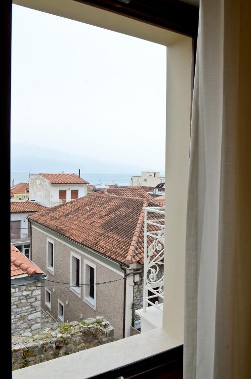 Foto dalla galleria di Roloi suites a Nafpaktos