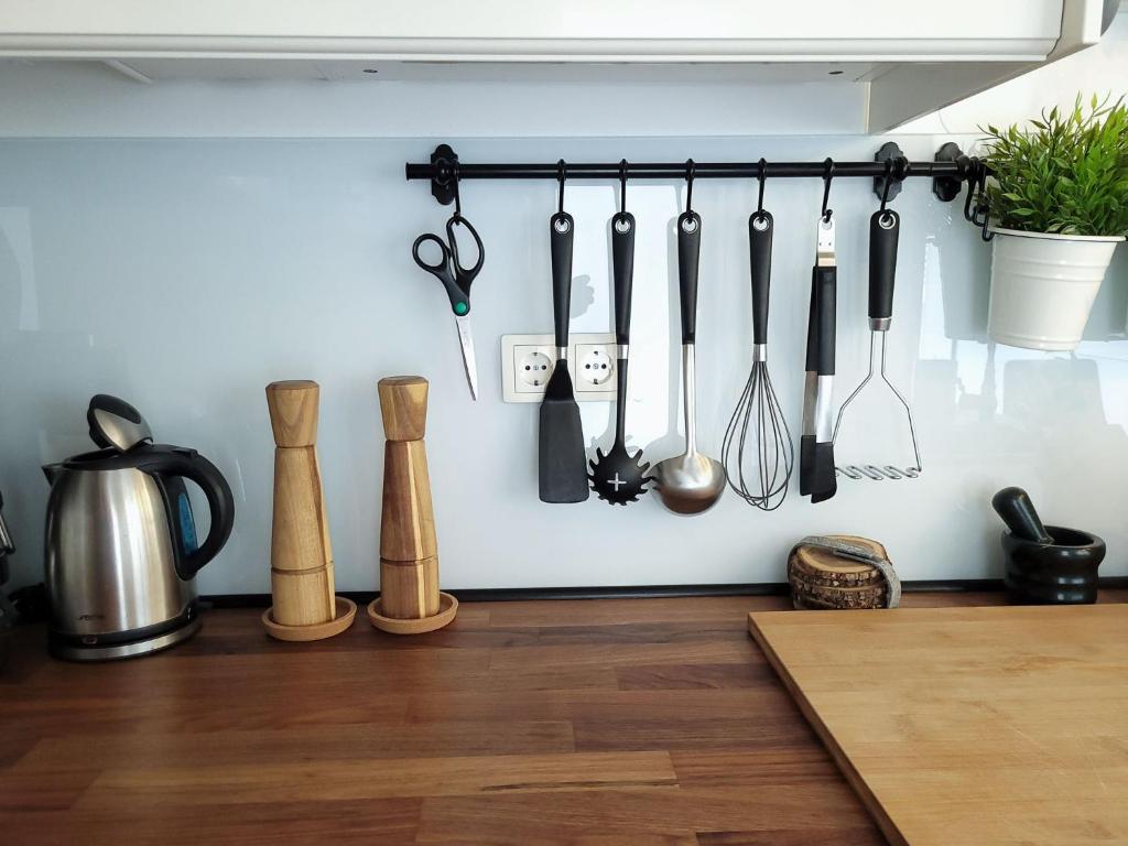 Příslušenství pro přípravu čaje a kávy v ubytování Apartma M&J