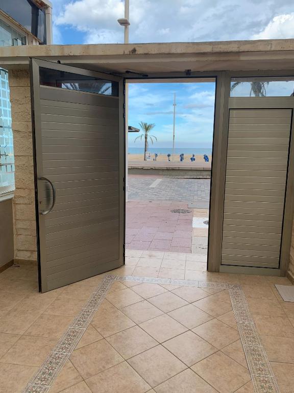 Fotografie z fotogalerie ubytování Apartamento Beatrix, primera línea, con aparcamiento v destinaci Gandía