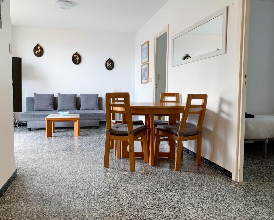 Fotografie z fotogalerie ubytování Apartamento Beatrix, primera línea, con aparcamiento v destinaci Gandía