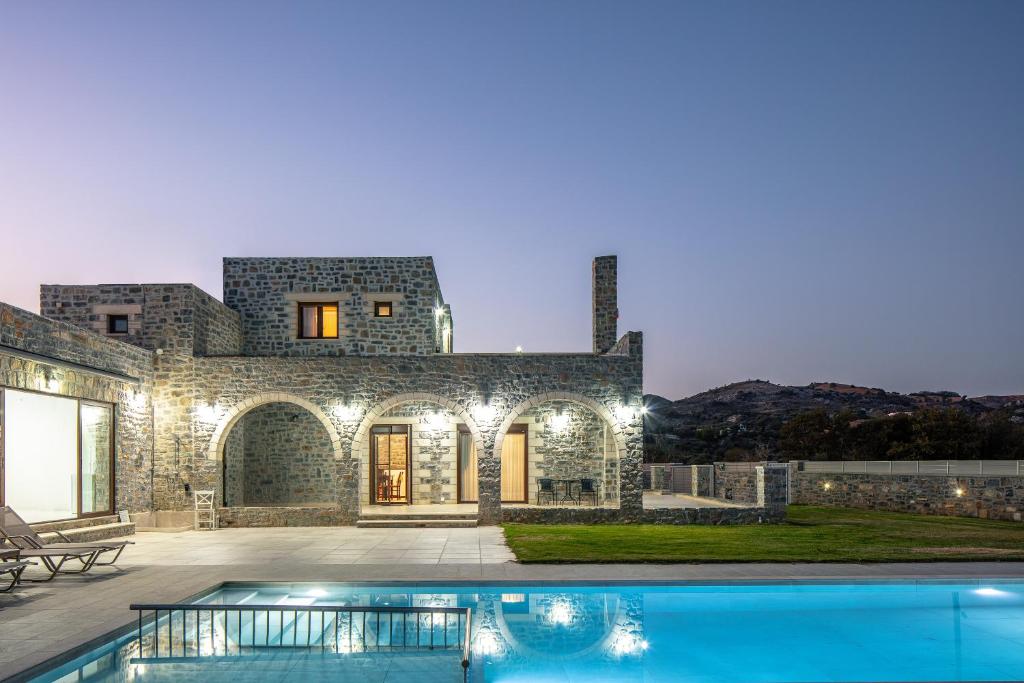 Zdjęcie z galerii obiektu Ampelonas Villas, nature-inspired retreats! w mieście Koxaré