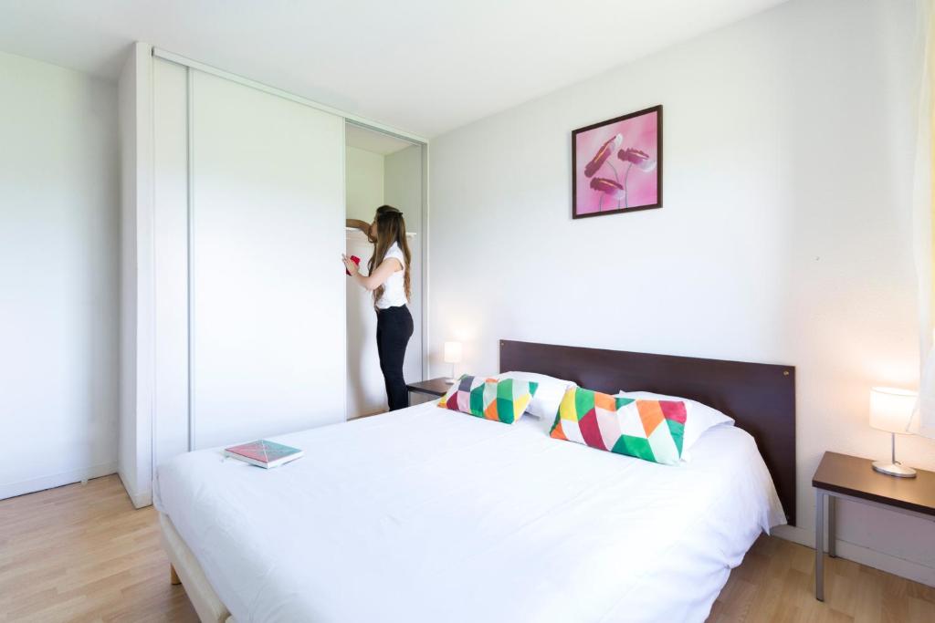 Garden & City Clermont-Ferrand - Gerzat - Two-Bedroom Apartment (6 Adults)