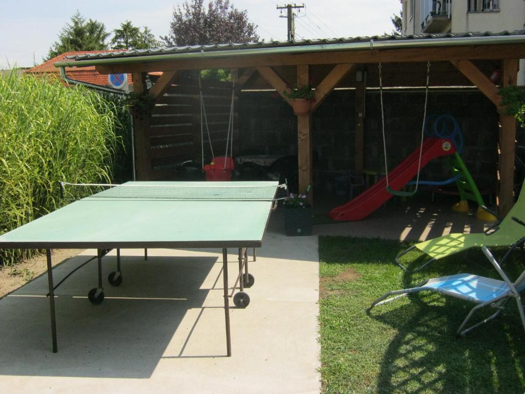 Stolný tenis v ubytovaní Kitti Apartman alebo v jeho okolí