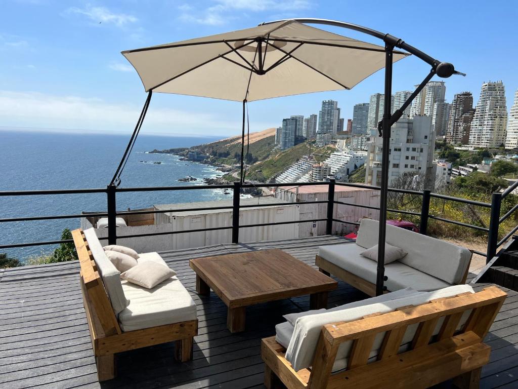Kuvagallerian kuva majoituspaikasta Linda casa con terraza y vista al mar, joka sijaitsee kohteessa Viña del Mar