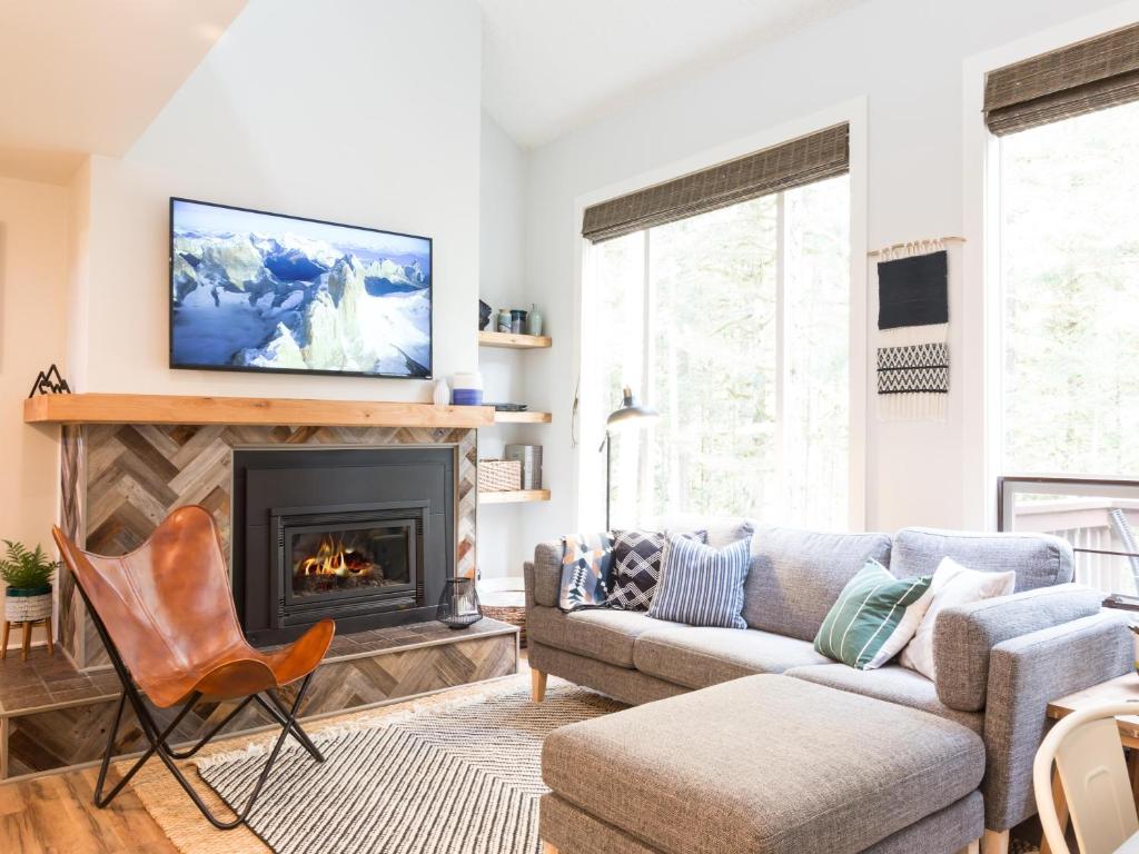 Riverview Hideaway